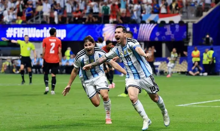 Argentina busca virada histórica contra o Egito e avança às quartas de final da Copa do Mundo