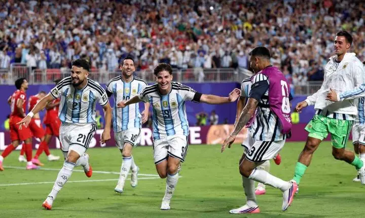 Argentina vence a Suíça na prorrogação e garante vaga na semifinal da Copa do Mundo contra a Inglaterra