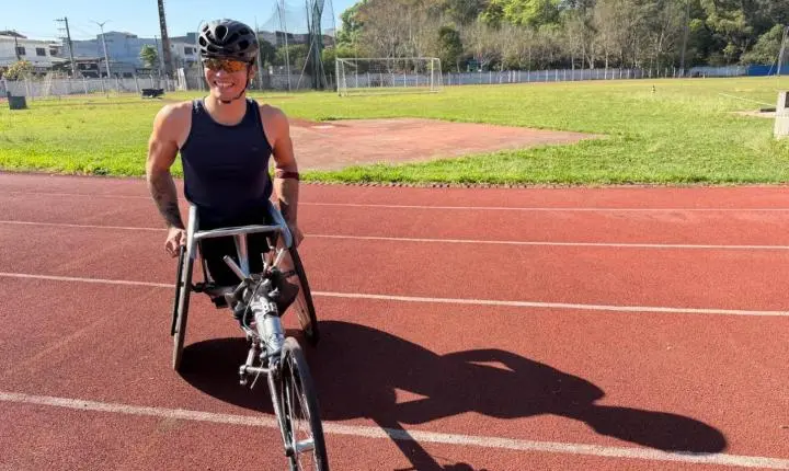 Atleta paralímpico de São Caetano, Carlos Pierre se prepara para disputar a Maratona de Xangai na China