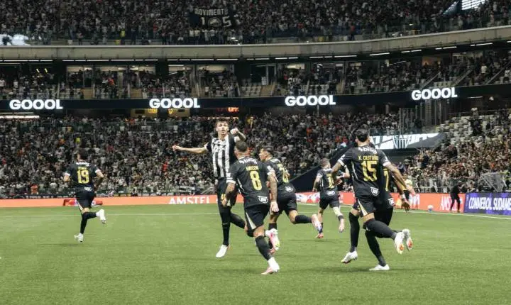 Atlético-MG vence o Santos nos pênaltis com brilho de Gabriel Delfim e avança na Sul-Americana