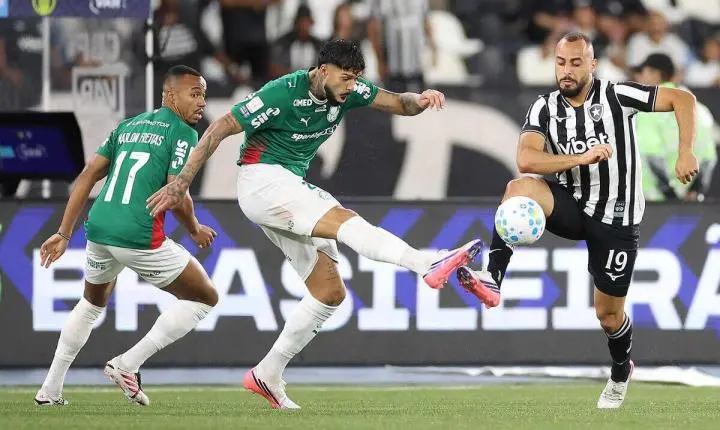 Botafogo e Palmeiras empatam sem gols no Nilton Santos em duelo sob os olhares de Ancelotti