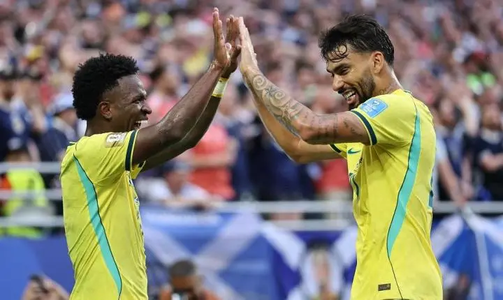 Brasil dá show contra a Escócia, garante liderança do Grupo C e promove estreia de Neymar na Copa