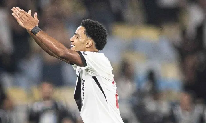 Brenner desencanta e Vasco vence o Fluminense no Maracanã