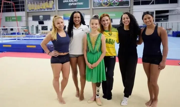 COB recebe ginasta ucraniana em visita humanitária; atleta conhece CT Time Brasil e se apresenta para ginastas brasileiras