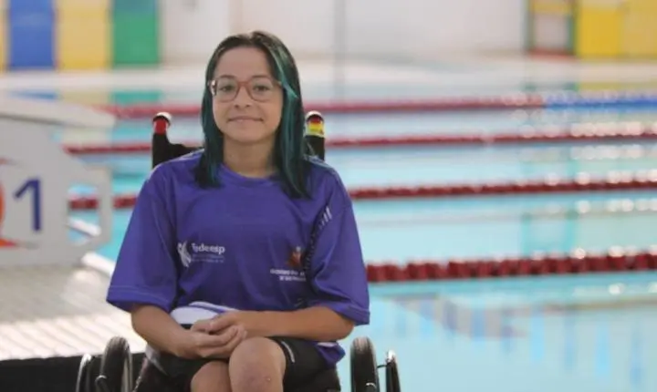 Com quatro ouros, nadadora de 13 anos faz estreia dos sonhos no Jeesp paralímpico