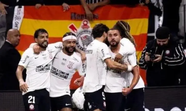 Corinthians bate Atlético-MG na Neo Química Arena e se afasta do Z-4