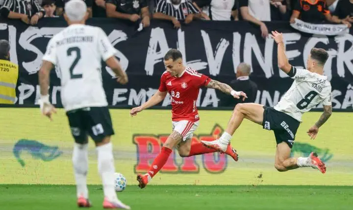 Corinthians vence o Internacional na Arena, mas é eliminado da Copa do Brasil no placar agregado
