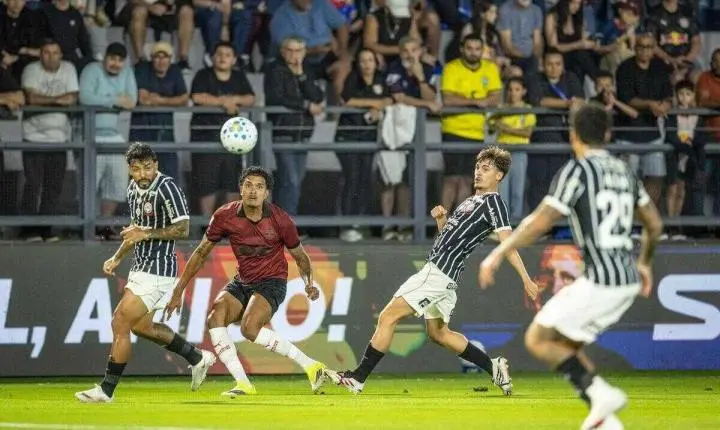 Corinthians vence o Red Bull Bragantino fora de casa e avança na tabela do Brasileirão