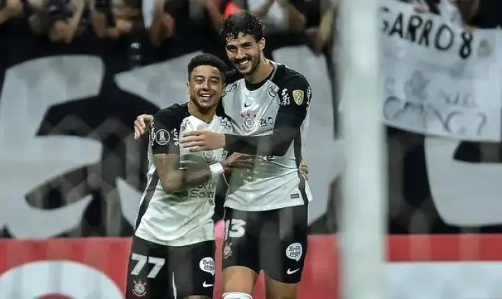 Corinthians vence Peñarol na Neo Química Arena e mantém liderança isolada na Libertadores