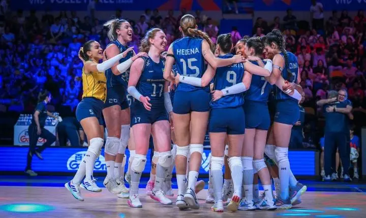 De virada, seleção feminina vence Japão e está na semifinal da Liga das Nações 2026