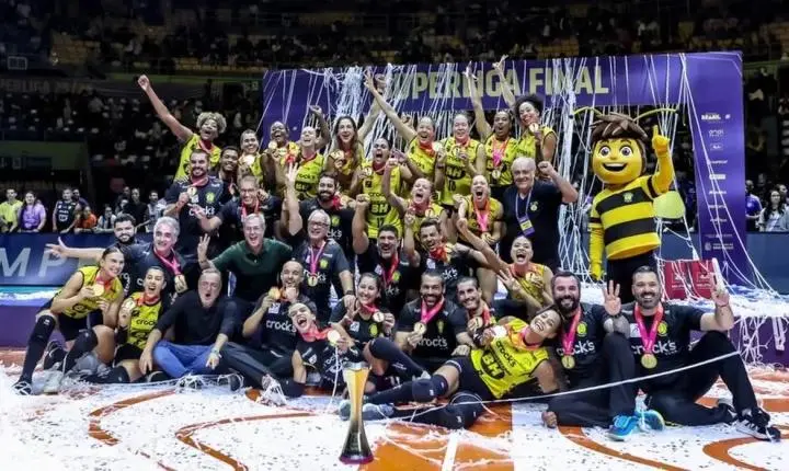 Dentil Praia Clube derrota Minas e conquista o tricampeonato da Superliga Feminina