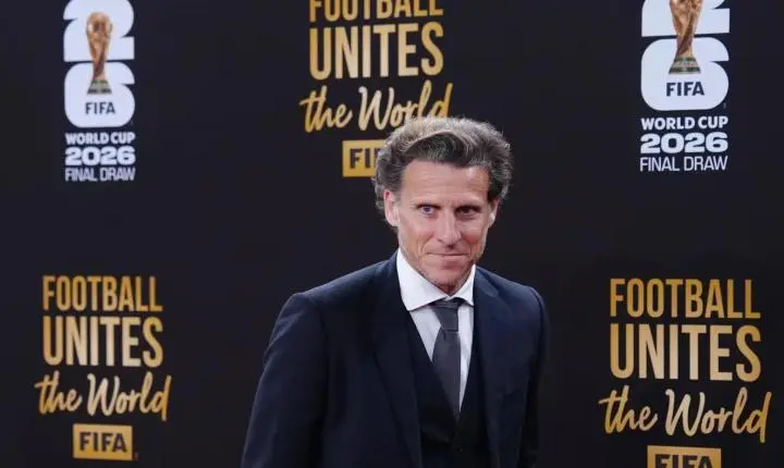 Diego Forlán assume os comandos das seleções principal e sub-20 do Uruguai