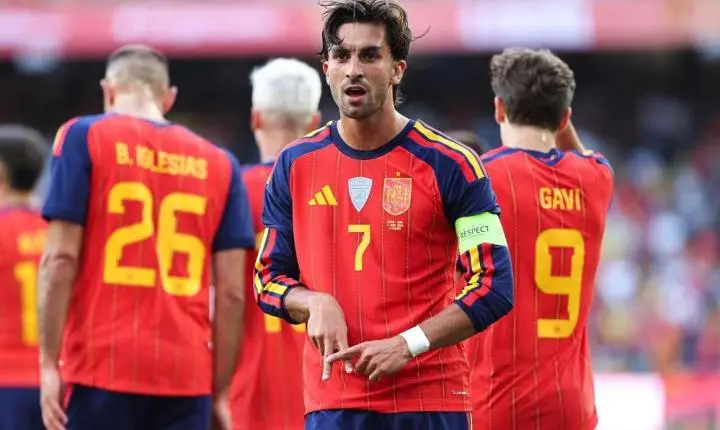 Espanha ajusta sistema tático na Califórnia e foca no poder ofensivo da Bélgica para as quartas de final