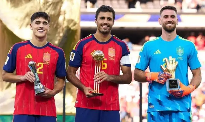 Espanha é bicampeã mundial com domínio coletivo, prêmios individuais e marcas históricas