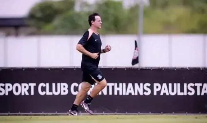 Fernando Diniz é regularizado e estreia pelo Corinthians na Libertadores contra o Platense