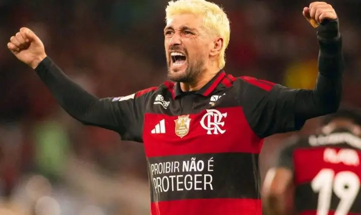 Flamengo vence o Atlético por 3 a 2 no Maracanã com gol de pênalti nos acréscimos e reassume a liderança do Brasileirão