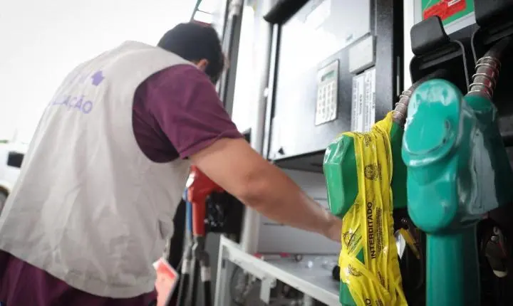 Força-tarefa do Governo de SP interdita posto e lacra 21 bombas em quatro regiões da capital