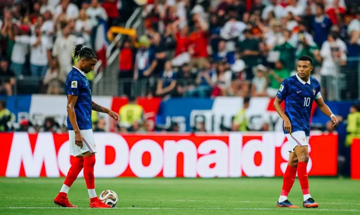 Frustrado, Mbappé lamenta erros da França e admite superioridade da Espanha na semifinal