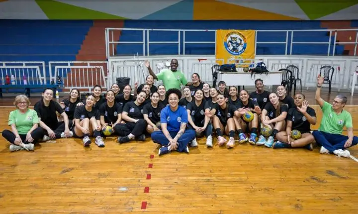 Goleira de handebol da AA São Caetano embarca para defender equipe da Primeira Divisão na Itália