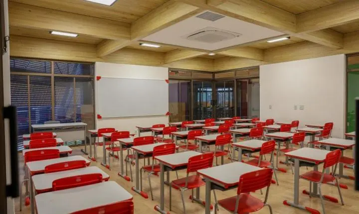 Governo de SP investiu R$ 10,6 milhões por mês em obras de escolas das redes municipais