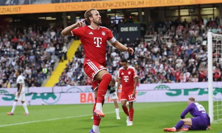 Harry Kane conquista o Troféu Gerd Müller na cerimônia da Bola de Ouro após marcar 73 gols na temporada