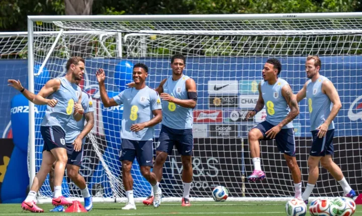 Inglaterra encerra treinos em Atlanta com ajustes na marcação para conter Messi em semifinal histórica