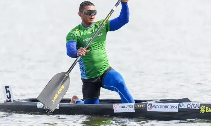 Isaquias Queiroz é campeão mundial no C1 500m na Polônia