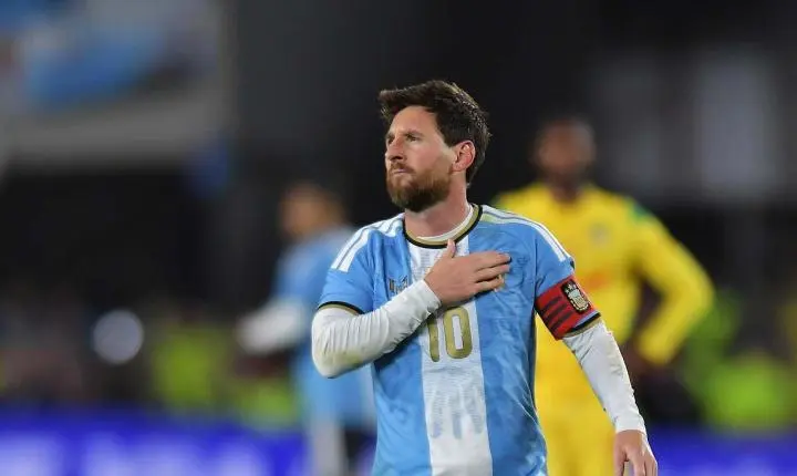 Messi se despede da Seleção Argentina com gol e assistências em vitória sobre Benin no Monumental