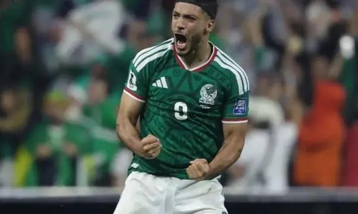 México vence Equador por 2 a 0, assegura vaga nas oitavas e mantém embalo como país-sede da Copa