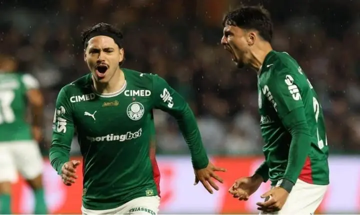 Palmeiras vence o Coritiba e fecha primeiro turno na liderança