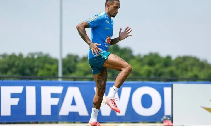 Raphinha avança em recuperação e deve ser relacionado para duelo do Brasil contra a Noruega