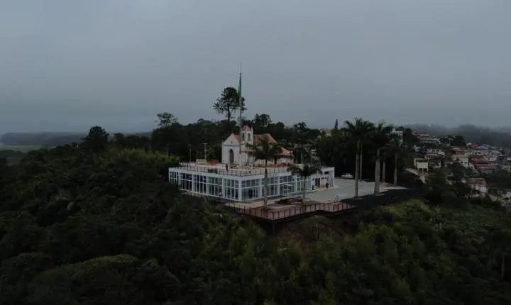 Ribeirão Pires mantém licitação para espaços comerciais no Mirante Santo Antônio