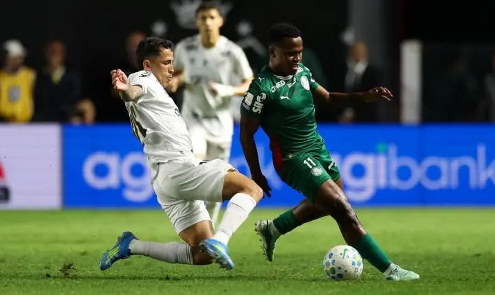 Santos e Palmeiras empatam sem gols na Vila Belmiro e tropeçam na busca por seus objetivos no Brasileirão