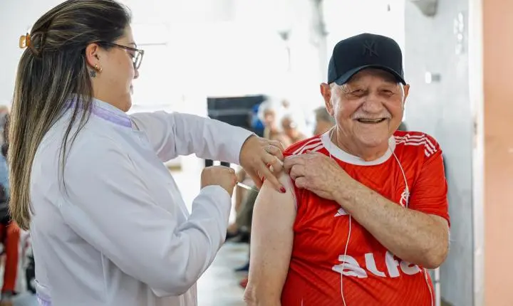 São Caetano inicia vacinação de idosos em ILPIs contra a gripe e a pneumonia