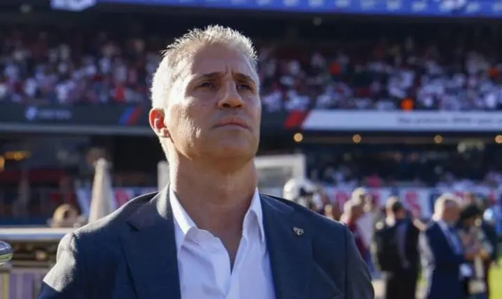 São Paulo anuncia desligamento do técnico Hernán Crespo
