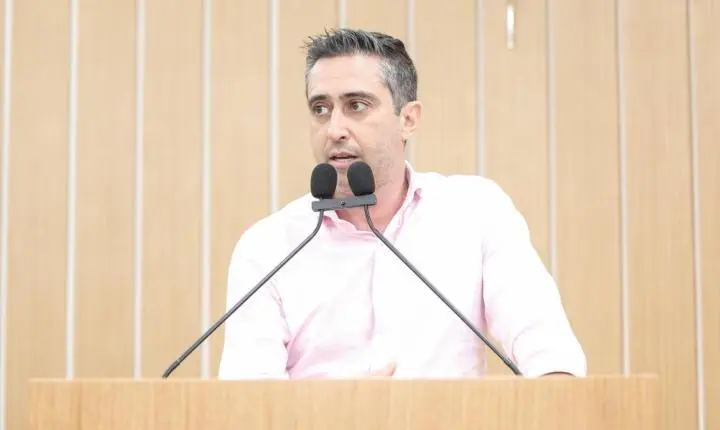 Vereador Caio Salgado apresenta indicações na Câmara de São Caetano por melhorias no trânsito e na arborização urbana